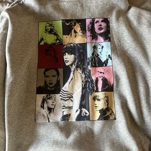 2XL Taylor Swift quarter zip never worn